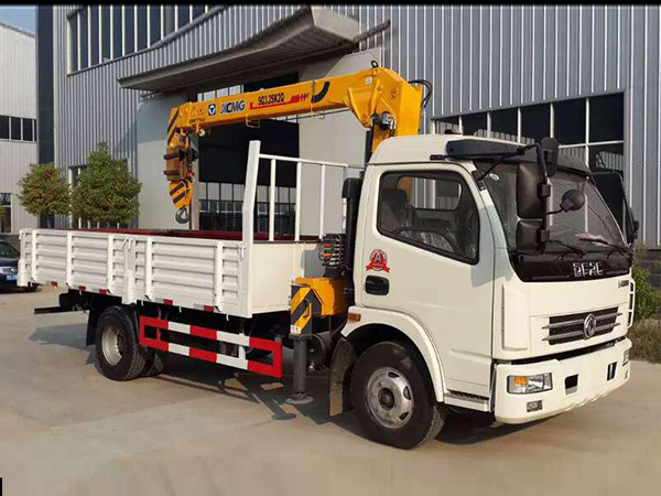 東風(fēng)廂長(zhǎng)4.35隨車吊