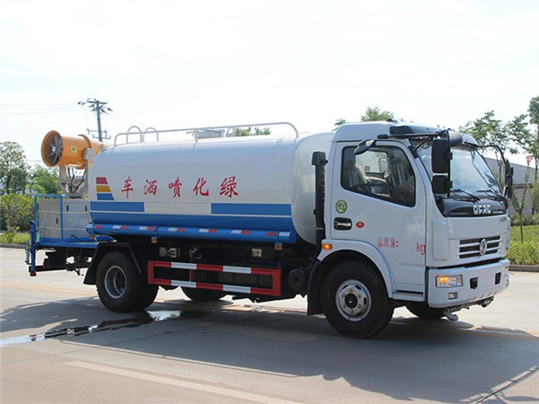 東風(fēng)多利卡D7霧炮車(chē)