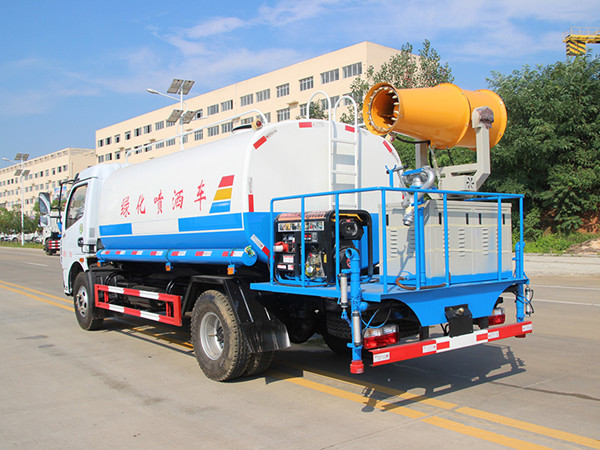東風(fēng)多利卡D7霧炮車(chē)