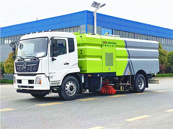 東風(fēng)天錦12方掃路車