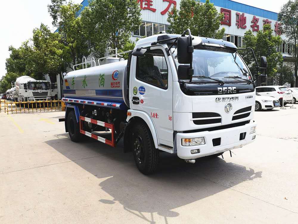 8噸灑水車價格多少，東風福瑞卡灑水車8噸一臺多少錢