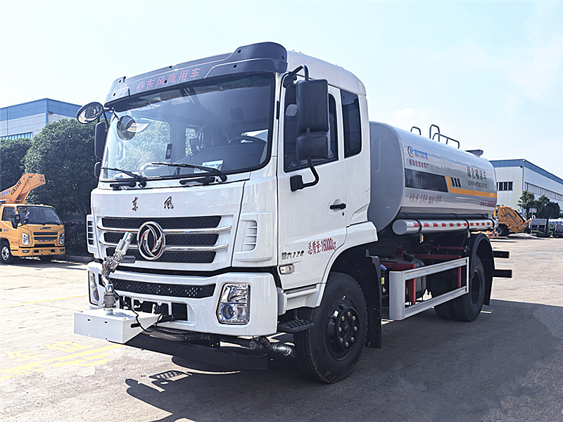 國六東風D17灑水車