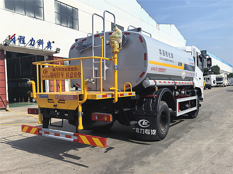 國六東風D17灑水車